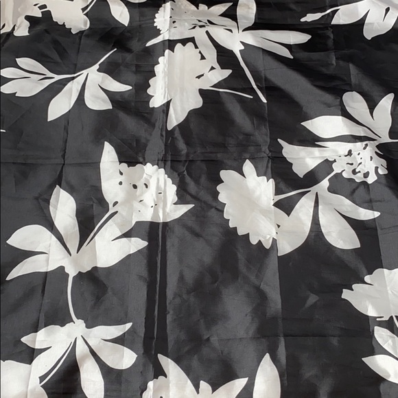 Black & Yellow Scarf - Picture 2 of 5